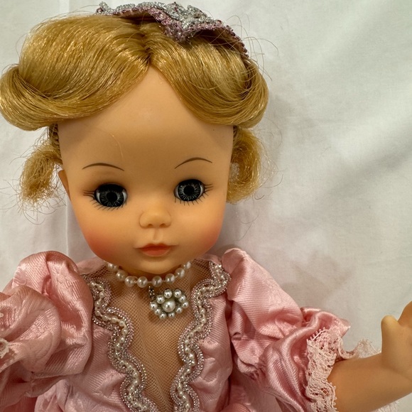 Madame Alexander “princess “ 1527” 13 inch doll . Original box included. - Picture 3 of 6